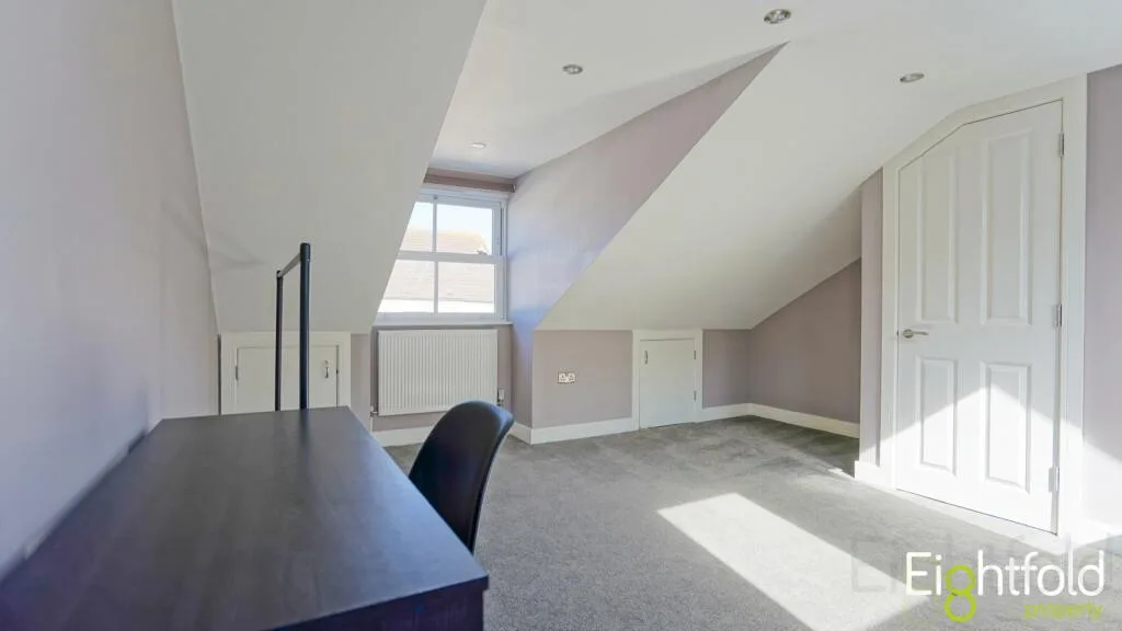 5 bedroom terraced house for rent