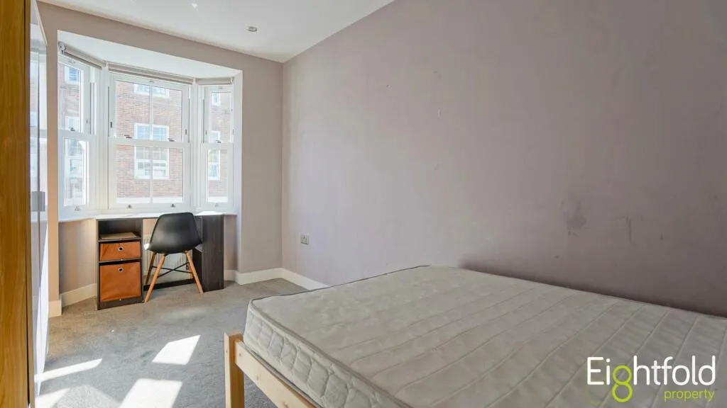 5 bedroom terraced house for rent