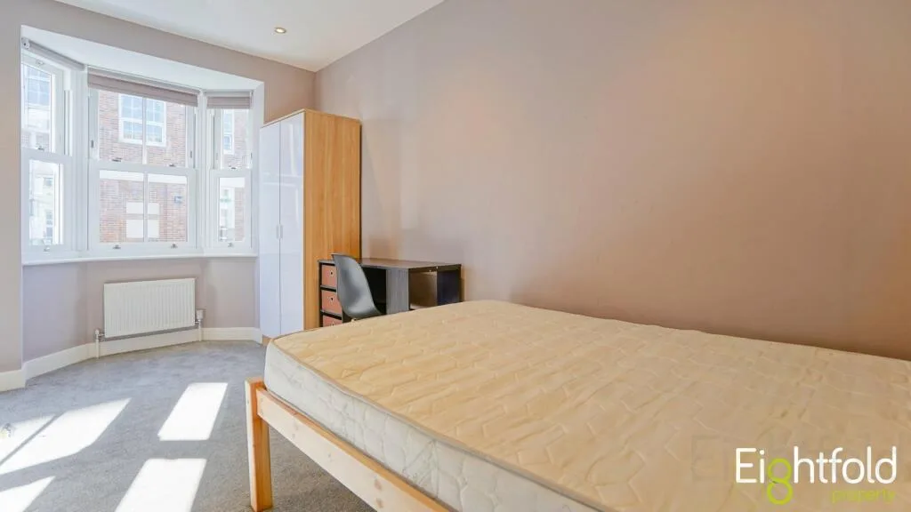 5 bedroom terraced house for rent