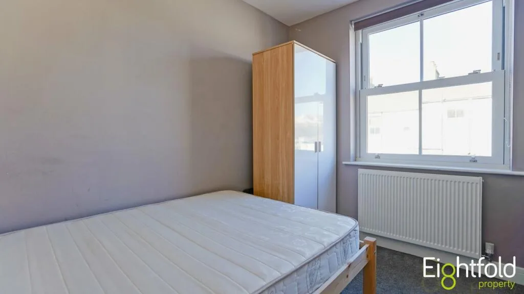 5 bedroom terraced house for rent