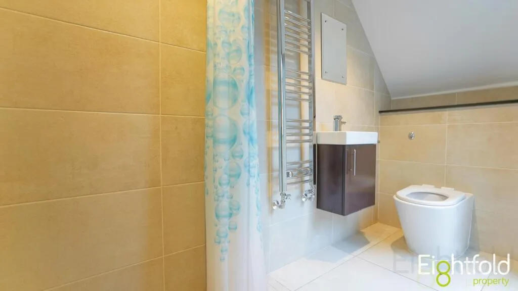 5 bedroom terraced house for rent