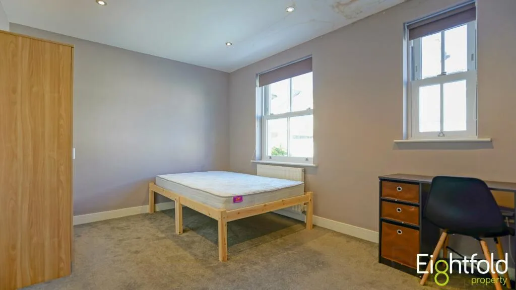 5 bedroom terraced house for rent
