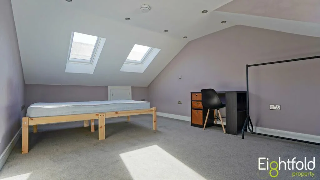 5 bedroom terraced house for rent