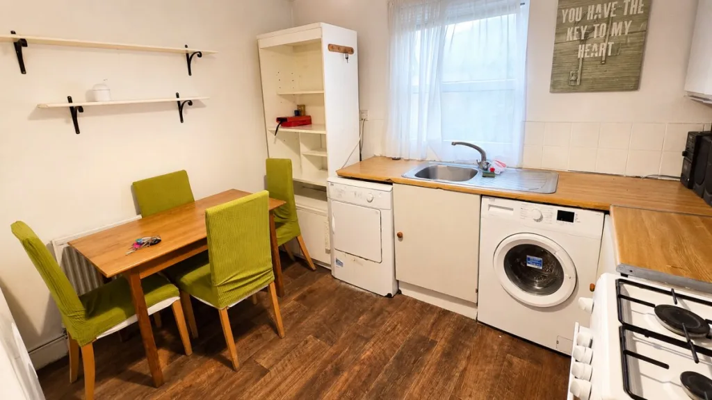 3 bedroom flat for rent