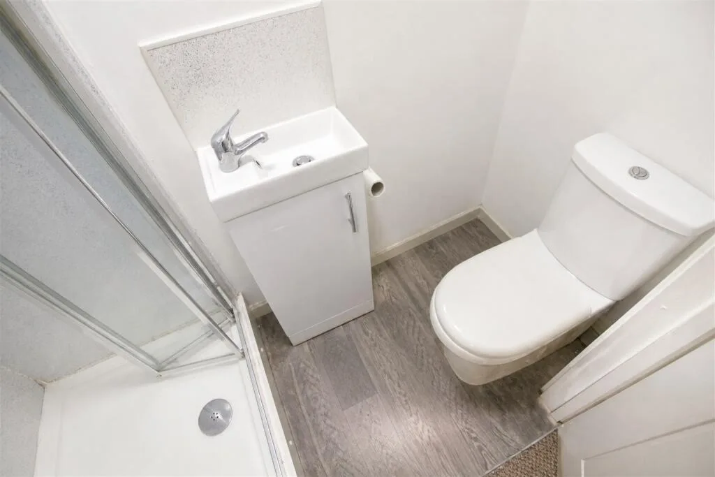 6 bedroom house for rent