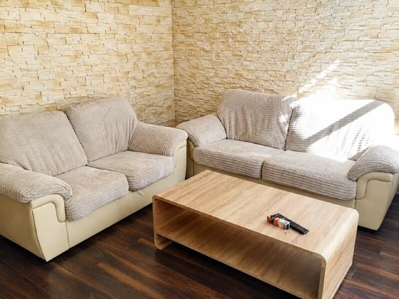 6 bedroom house for rent