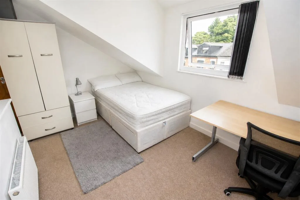 6 bedroom house for rent
