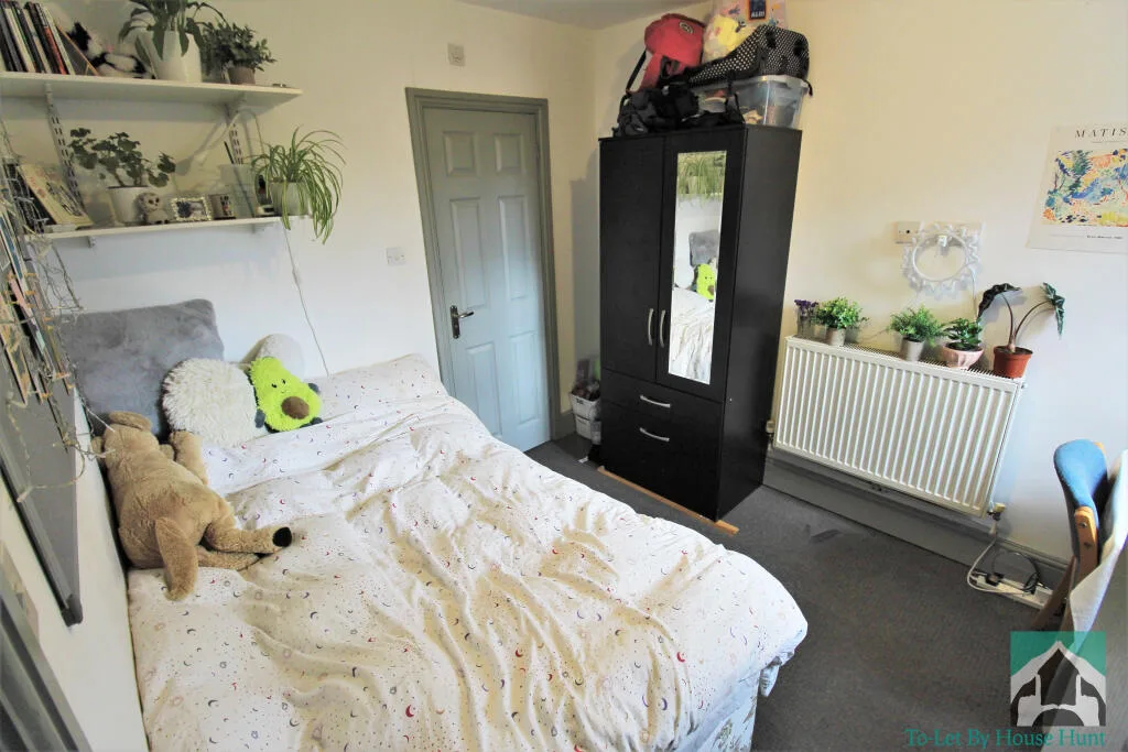 8 bedroom terraced house for rent