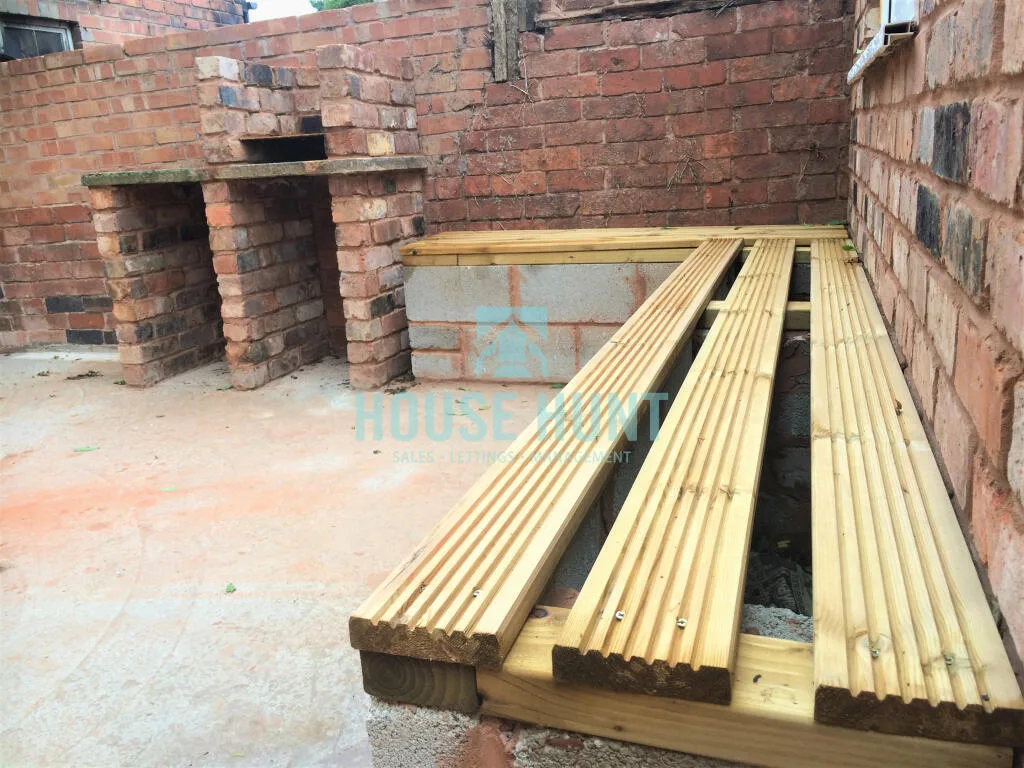 8 bedroom terraced house for rent