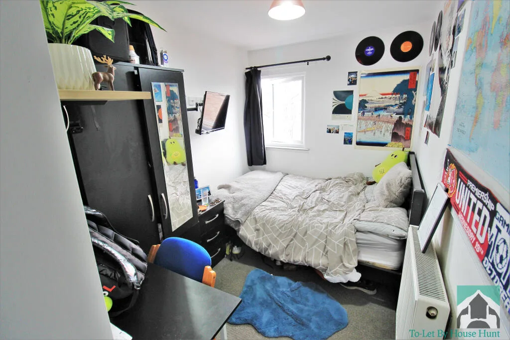 8 bedroom terraced house for rent