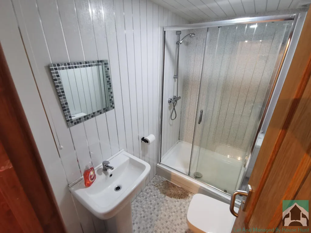 6 bedroom terraced house for rent