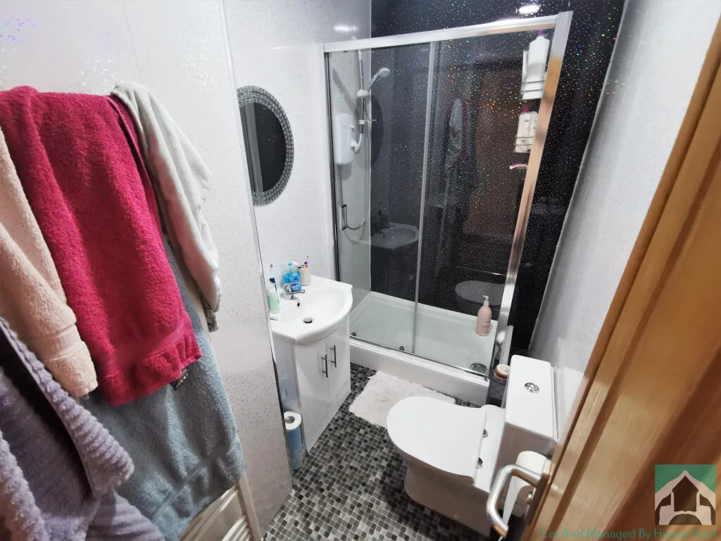 6 bedroom terraced house for rent