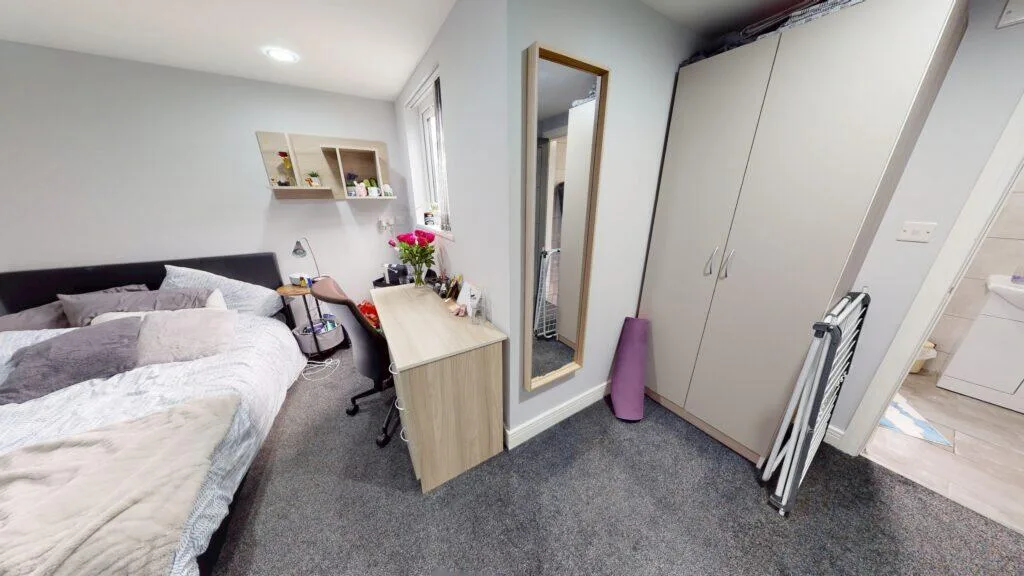 6 bedroom house for rent
