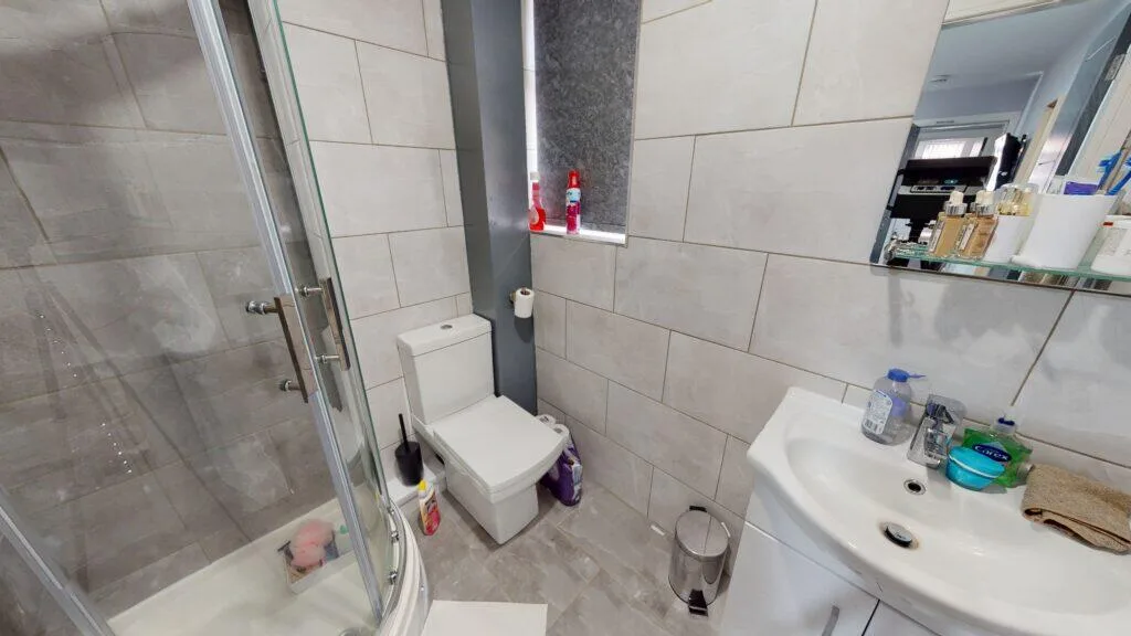 6 bedroom house for rent