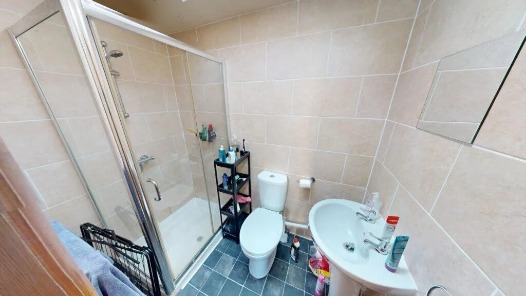 8 bedroom house for rent