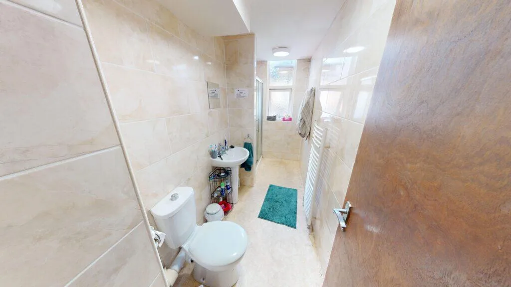 8 bedroom house for rent