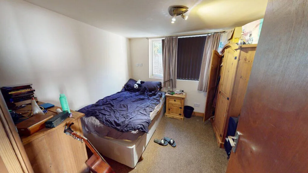 8 bedroom house for rent
