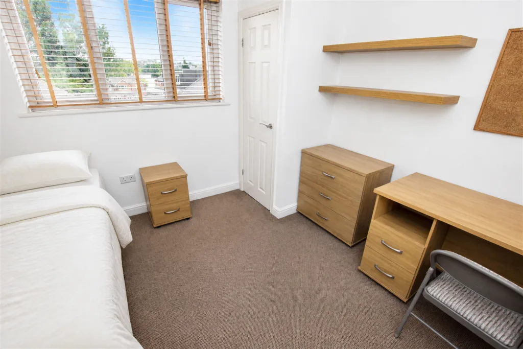 7 bedroom property for rent
