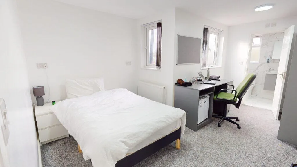 6 bedroom house for rent
