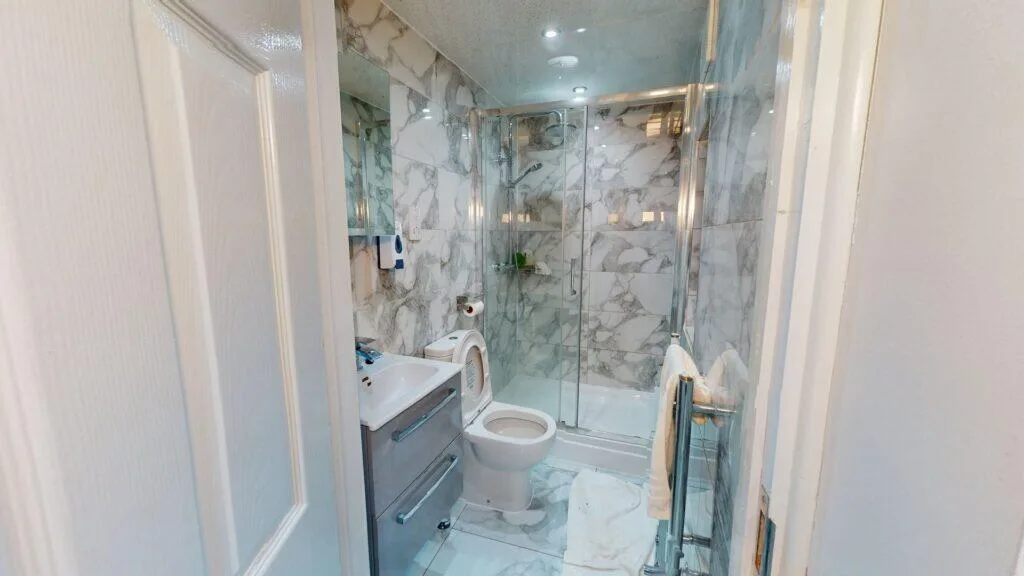 6 bedroom house for rent