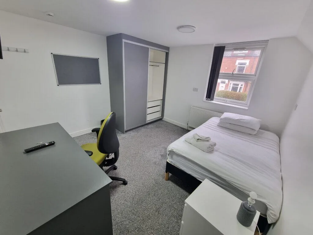 6 bedroom house for rent