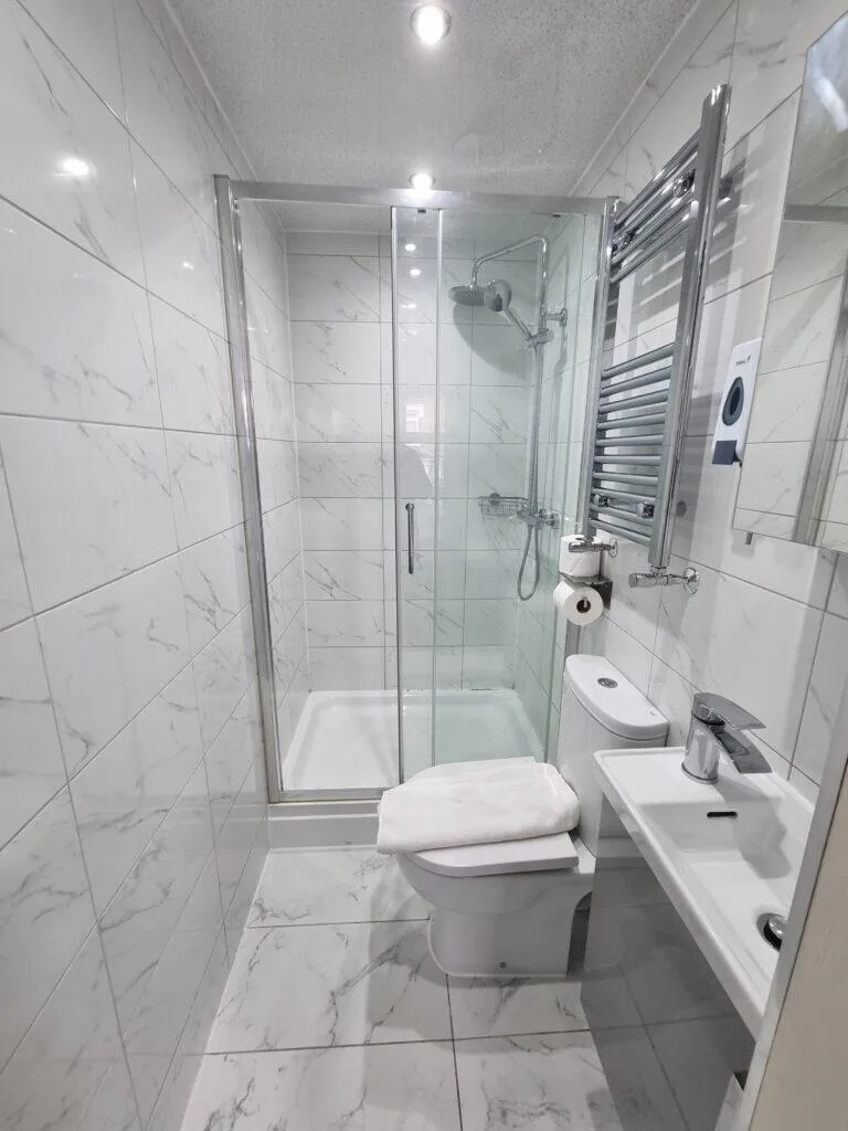 6 bedroom house for rent