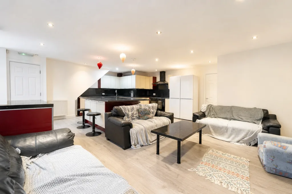9 bedroom house for rent