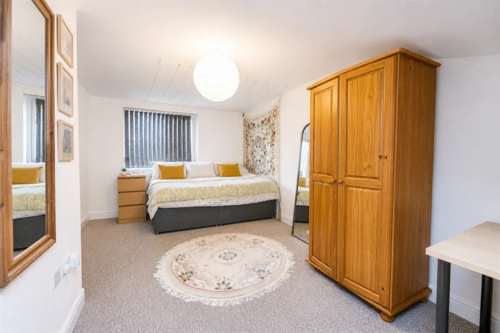 9 bedroom house for rent