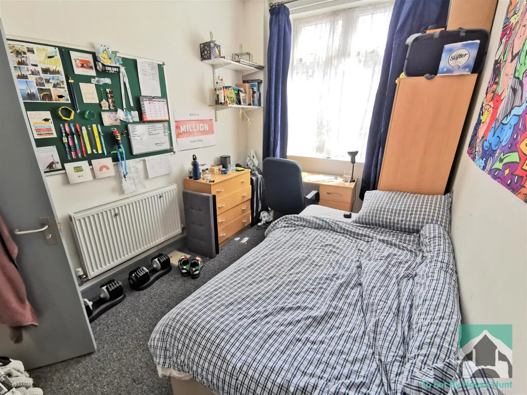 6 bedroom terraced house for rent