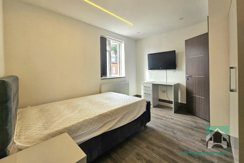 6 bedroom house for rent