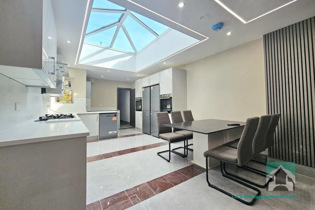 6 bedroom house for rent