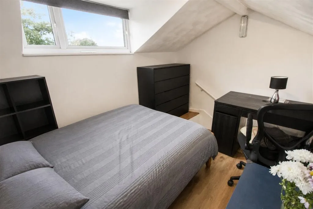 5 bedroom house of multiple occupation for rent