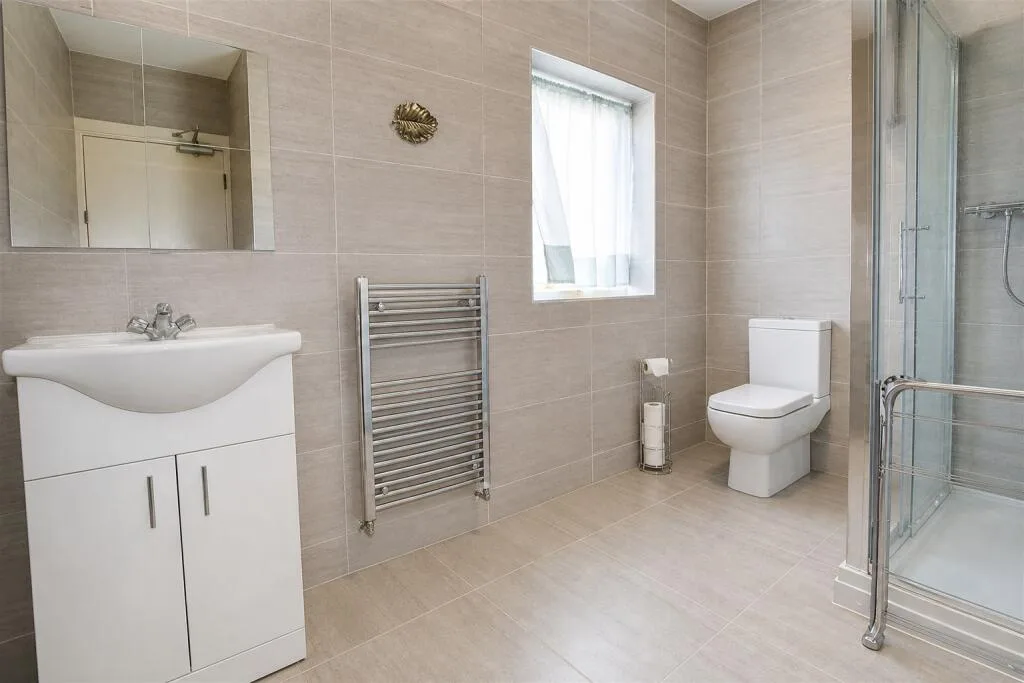 5 bedroom house of multiple occupation for rent