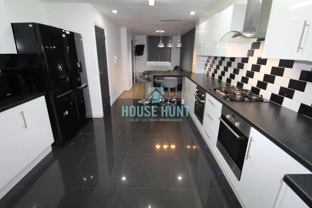 5 bedroom house for rent