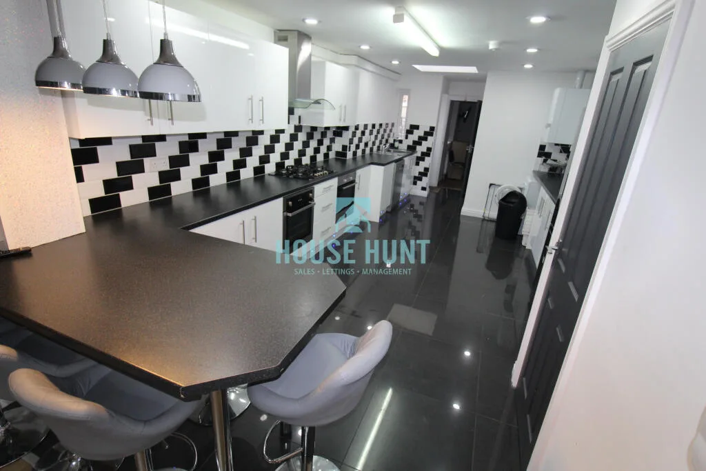 5 bedroom house for rent