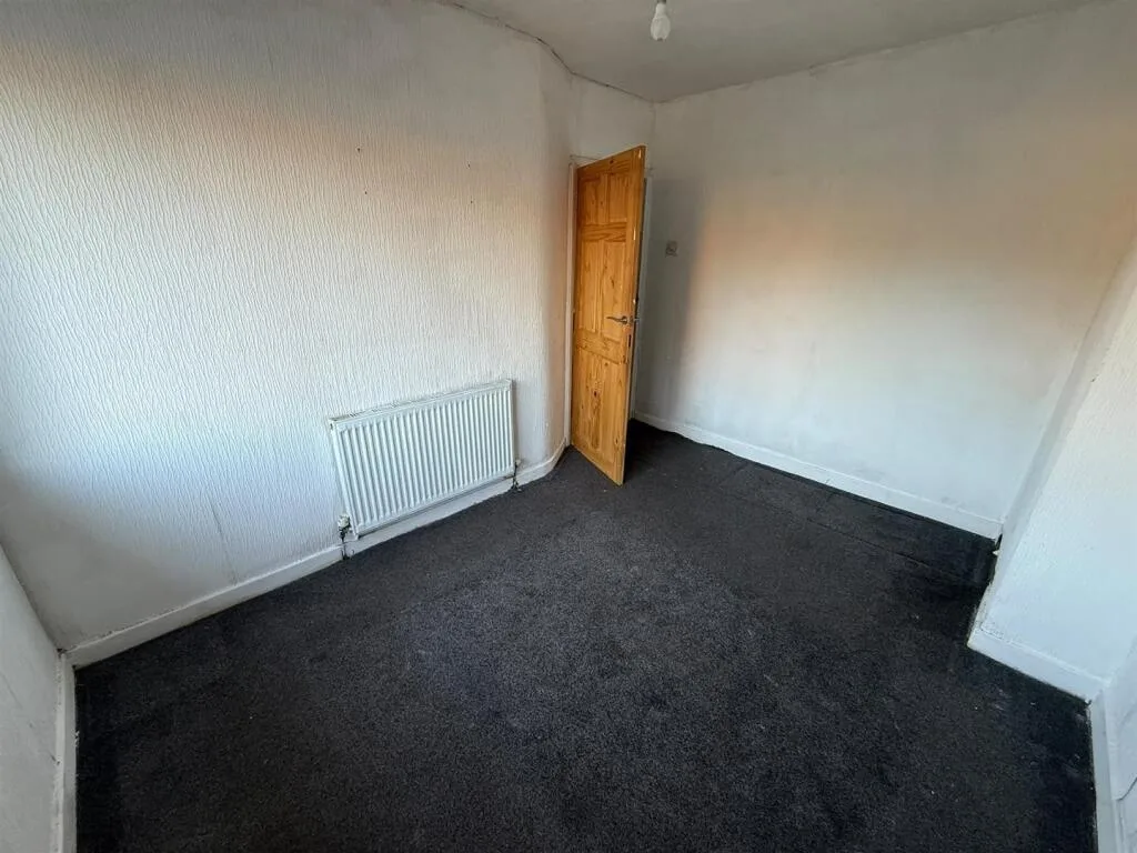 3 bedroom semi-detached house for rent