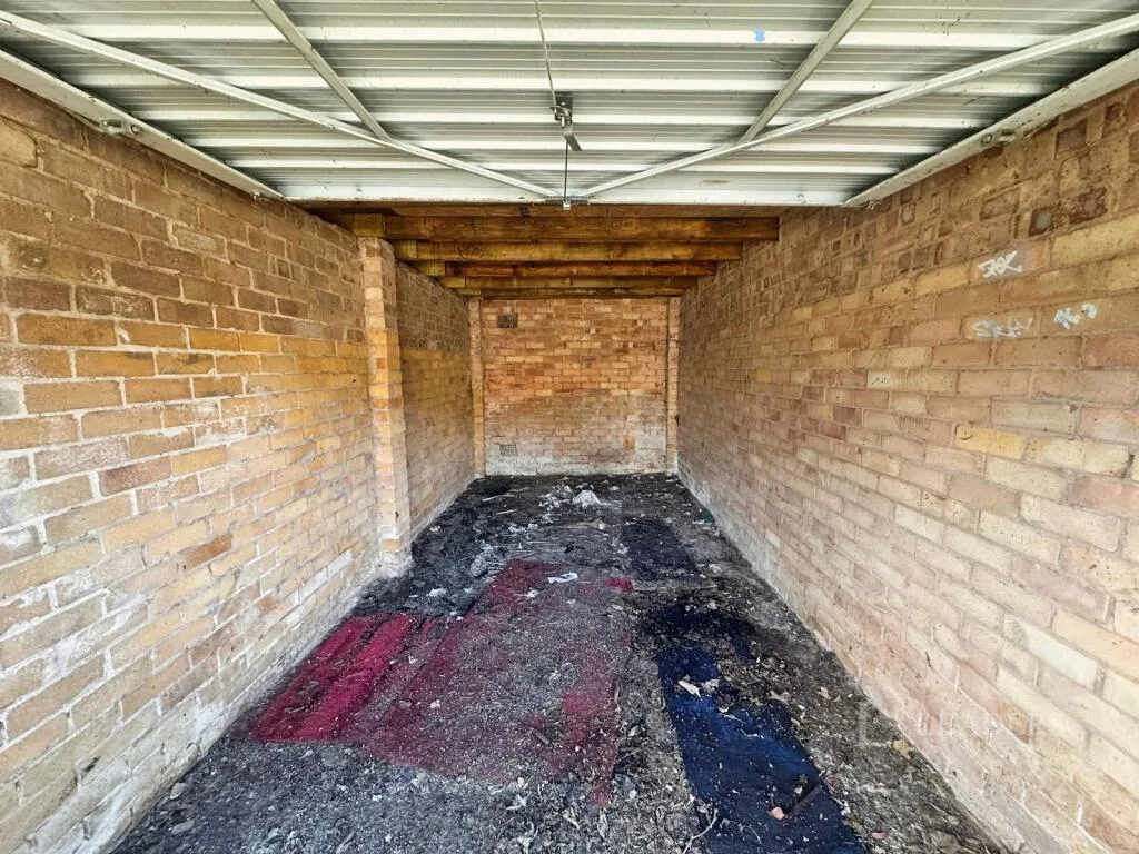 Garage for rent