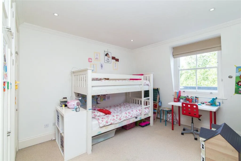 4 bedroom flat for rent