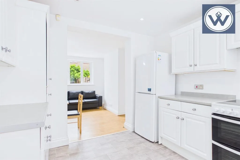 4 bedroom terraced house for rent