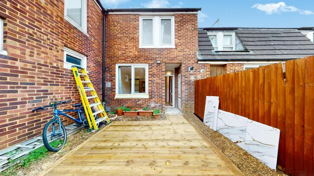 4 bedroom terraced house for rent