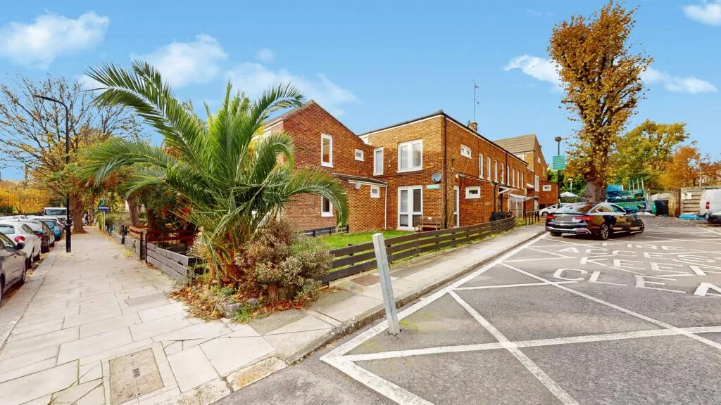 4 bedroom terraced house for rent