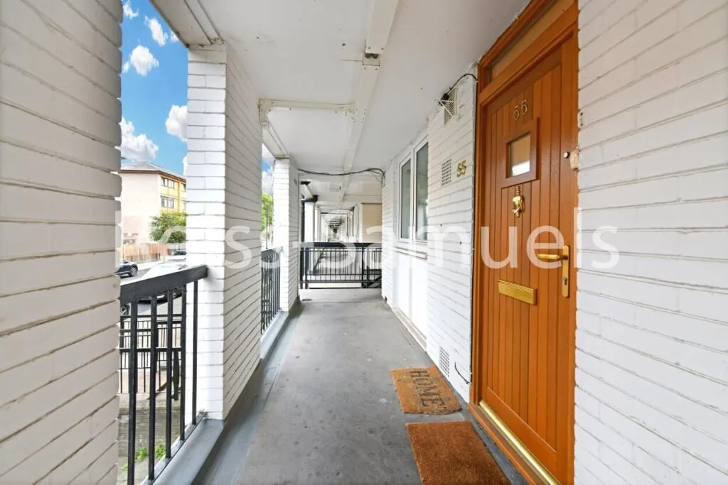 4 bedroom maisonette for rent