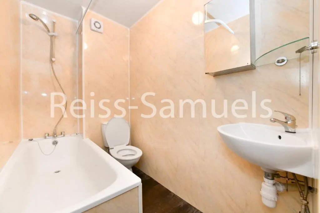 4 bedroom maisonette for rent