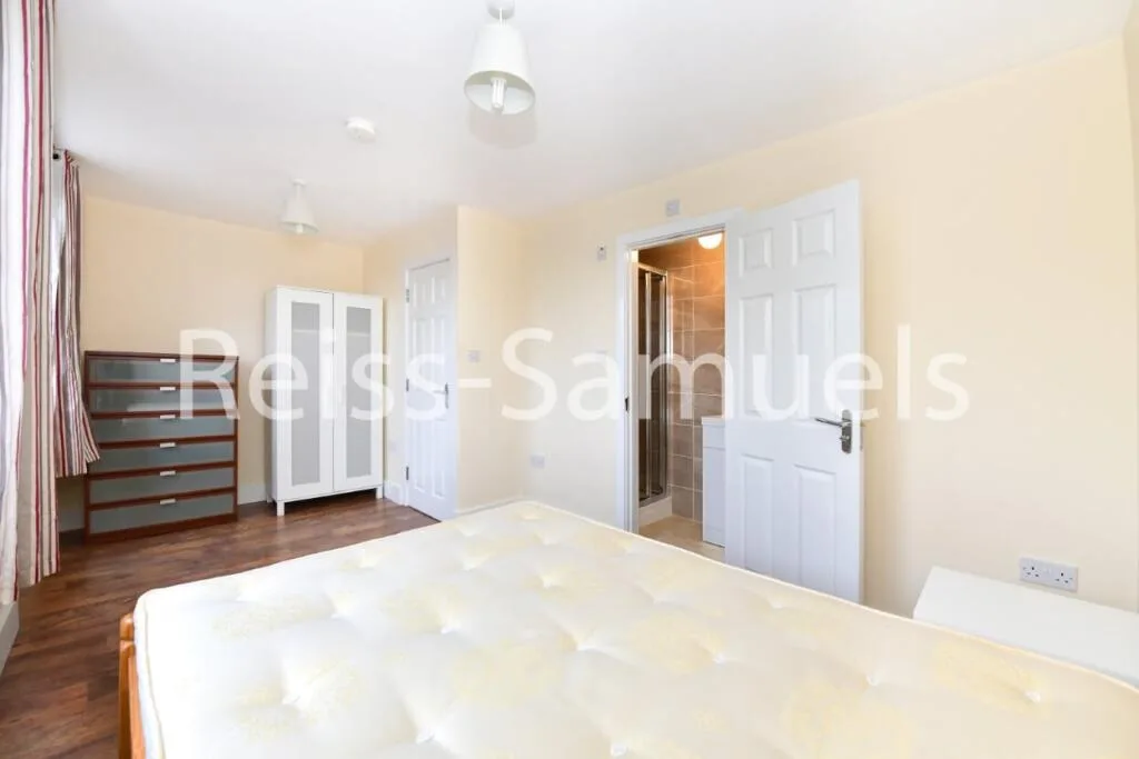 4 bedroom maisonette for rent