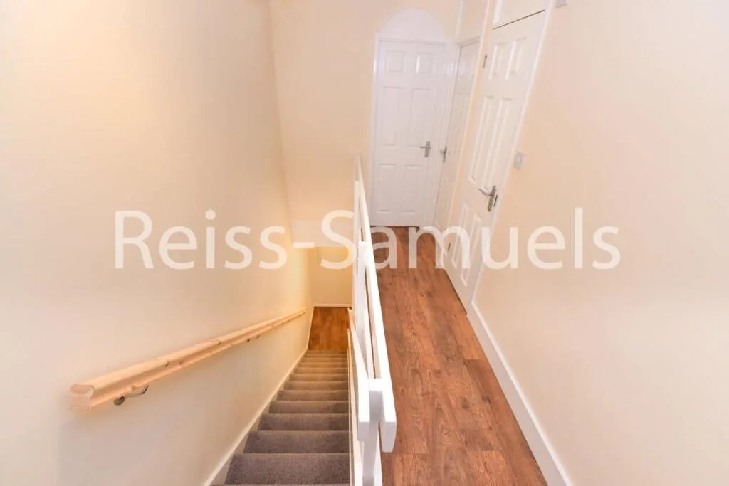 4 bedroom maisonette for rent