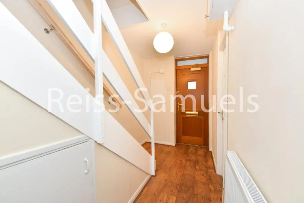 4 bedroom maisonette for rent