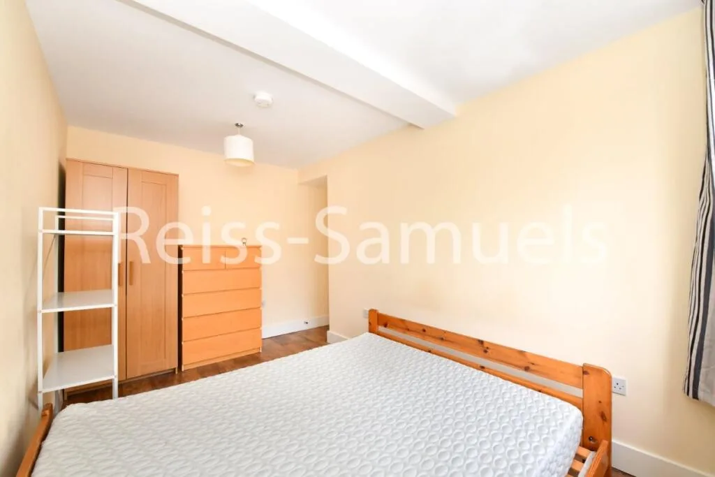 4 bedroom maisonette for rent