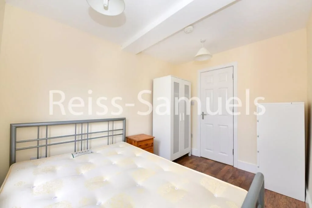 4 bedroom maisonette for rent