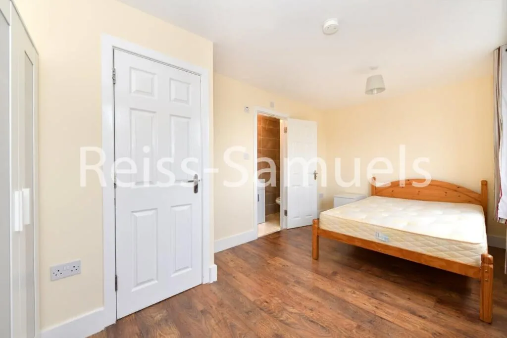 4 bedroom maisonette for rent