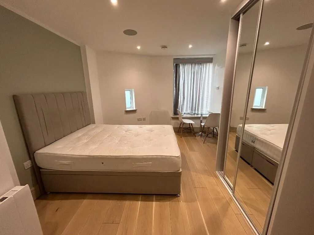 Studio flat for rent